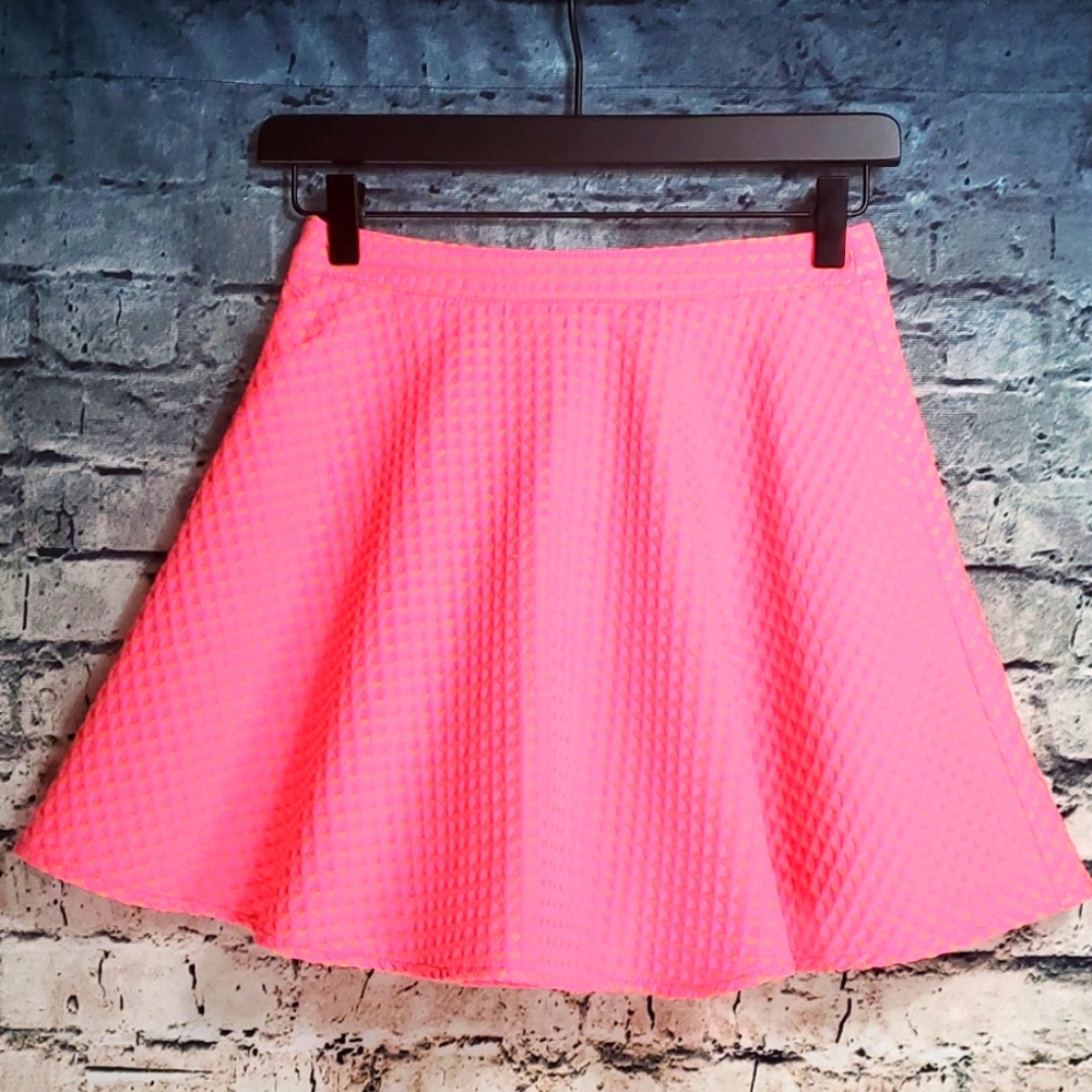 L'Amour by Nanette Lepore | Flirty Neon Pink Heart Print Structured Skater Skirt - Picture 6 of 8
